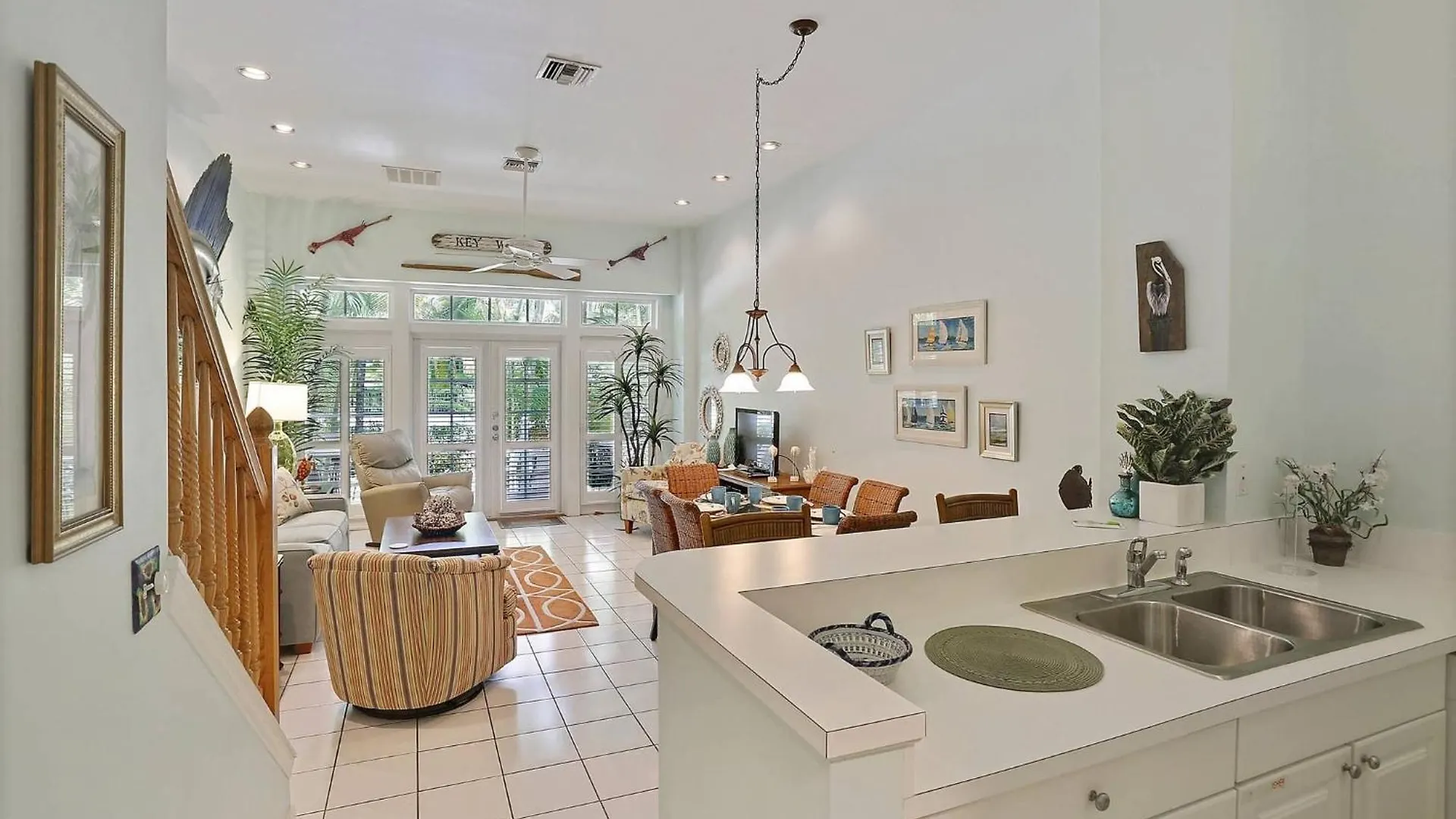 Key West Found By Avantstay Close To Shops W Patio Shared Pool Week Long Stays Only Ferienhaus Key West