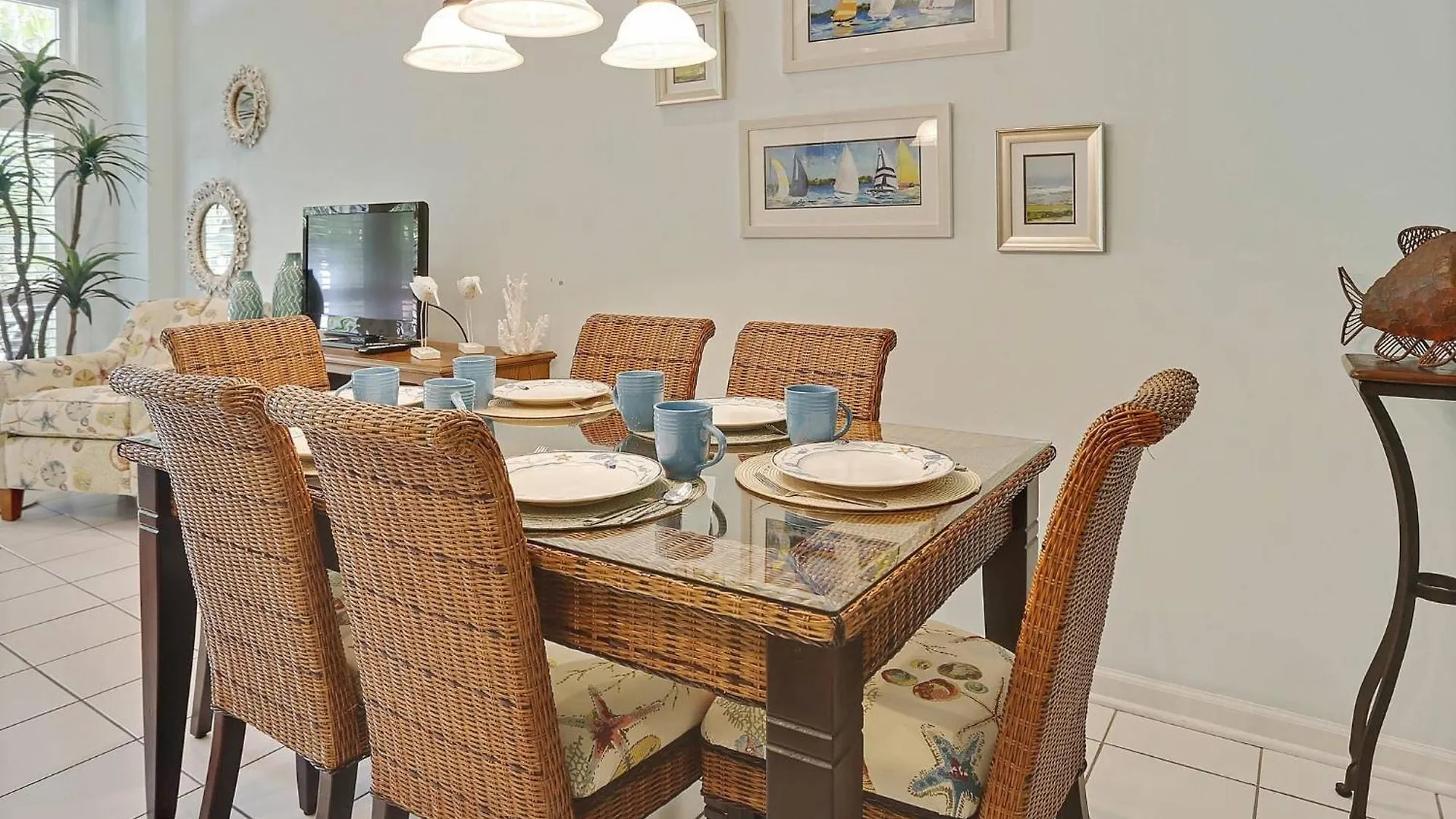 Key West Found By Avantstay Close To Shops W Patio Shared Pool Week Long Stays Only